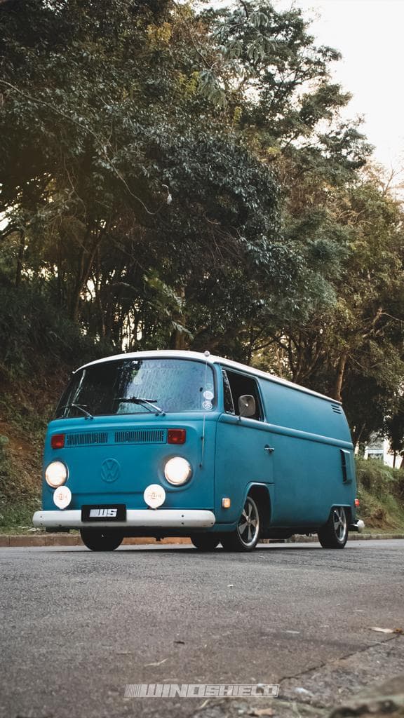 Vários carros VW aircooled parados no evento BH Classic Auto Fest